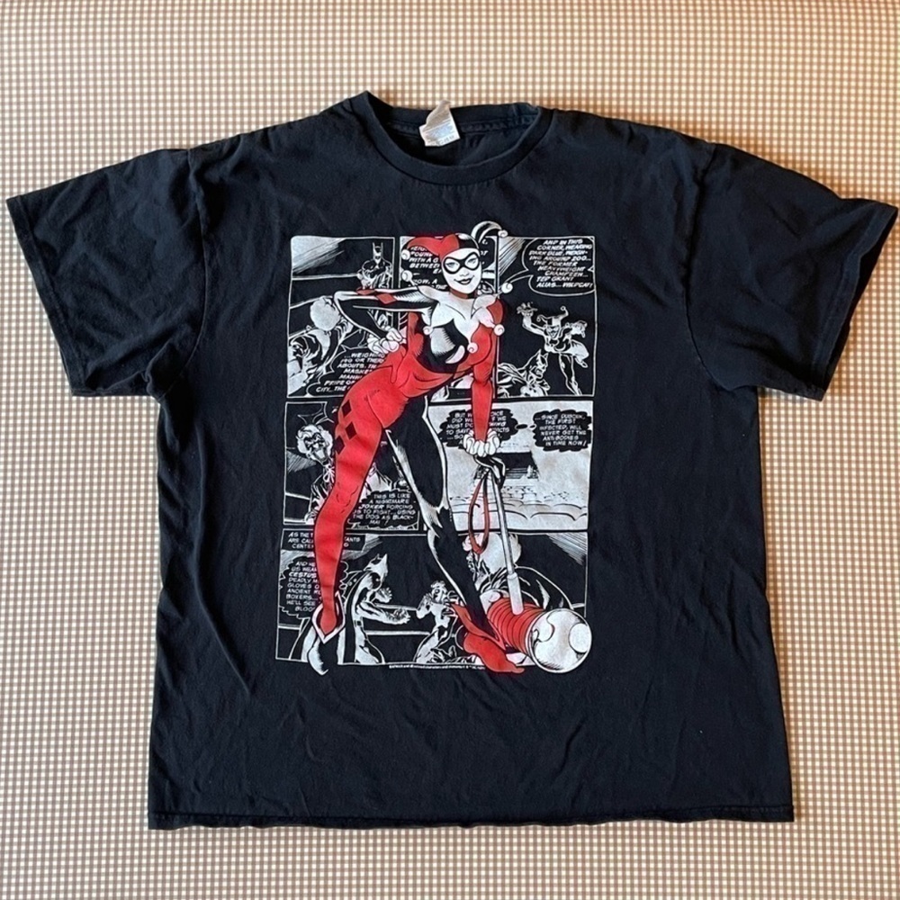 Retro Harley Quinn T-shirt. Size Large - Picture 2 of 11